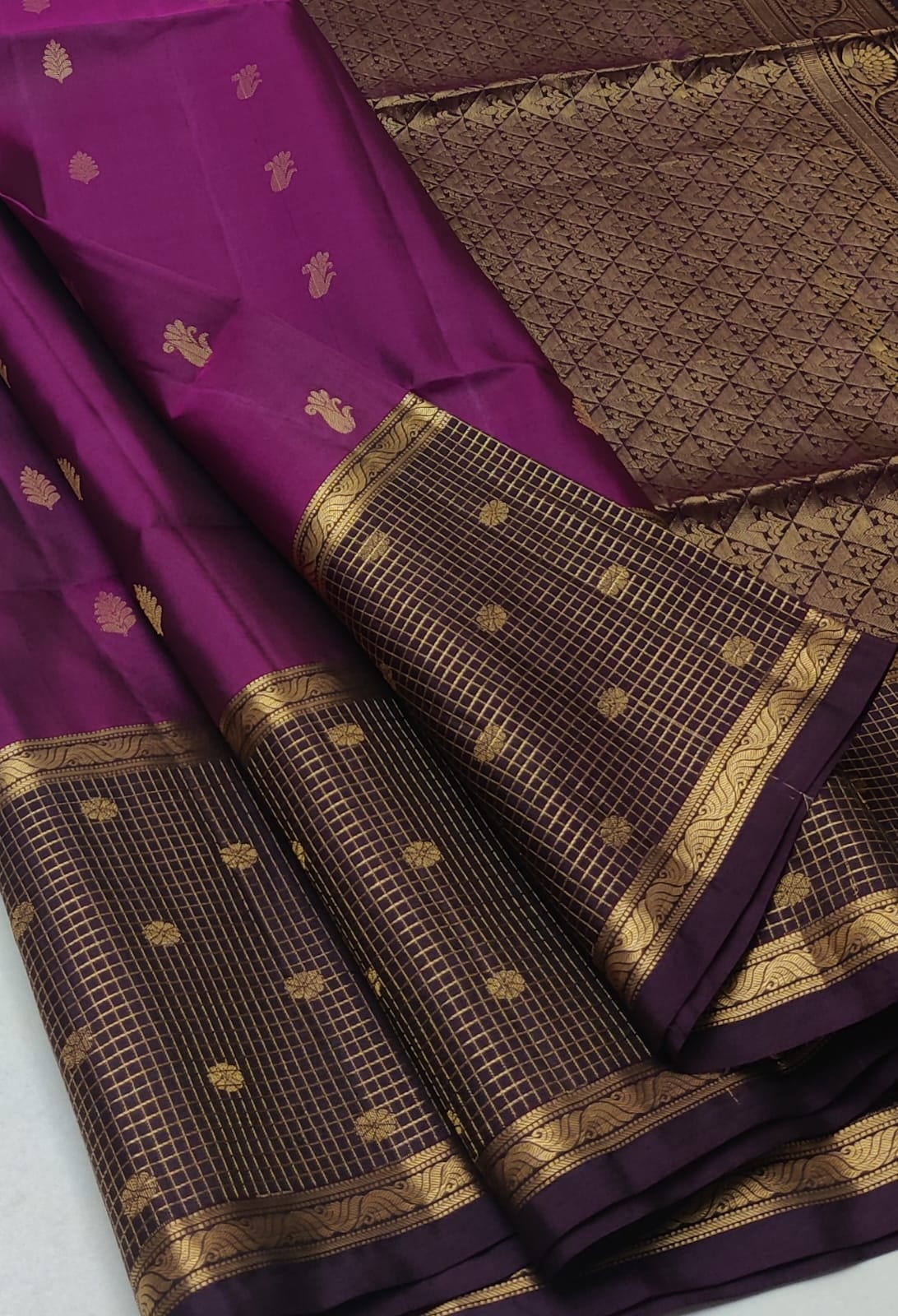 Korvai Kanchipuram Silk Saree with Gold Zari Buttas and Rich Zari-Woven Pallu
